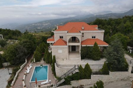 Elegant Villa – Batroun