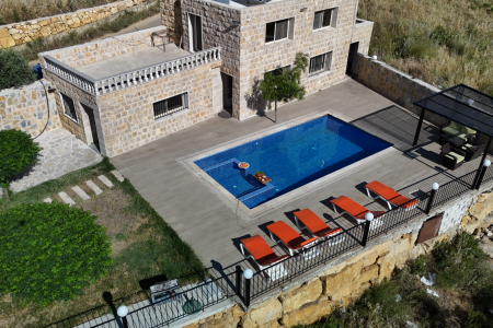 Chalet with Private Pool – Mazraat al Chouf