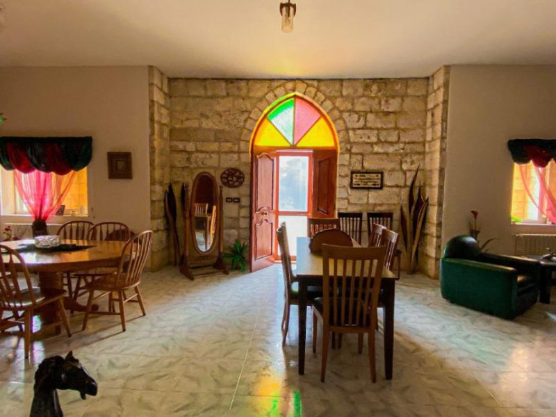 بيت ضيافة بمنتجع ريفي – كفرهزير, الكورة