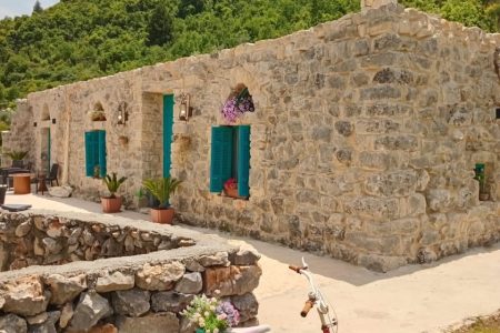 Authentic Lebanese House – Hakel, Jbeil