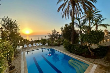 Luxurious Villa with Pool – Kfarabida, Batroun