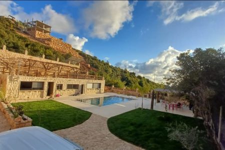 Chalet with Pool – Anan, Jezzine